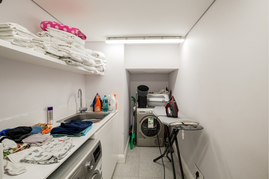 To Let 3 Bedroom Property for Rent in Clifton Western Cape